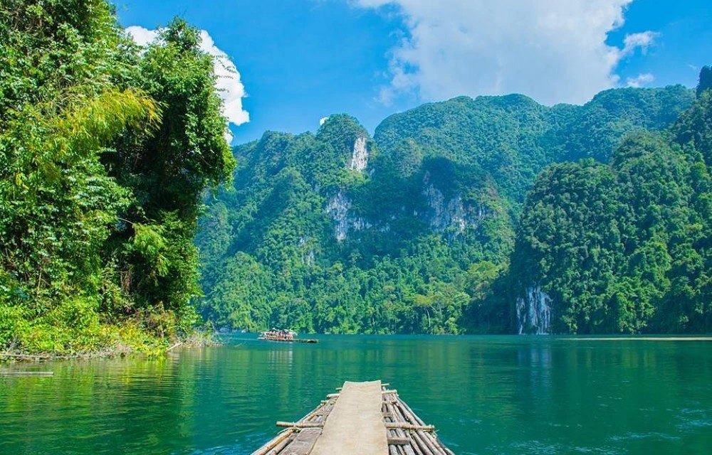 Nahm Khao Sok at Cheow Lan Lake